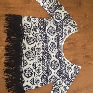 Fringed scoop neck mid sleeve shirt